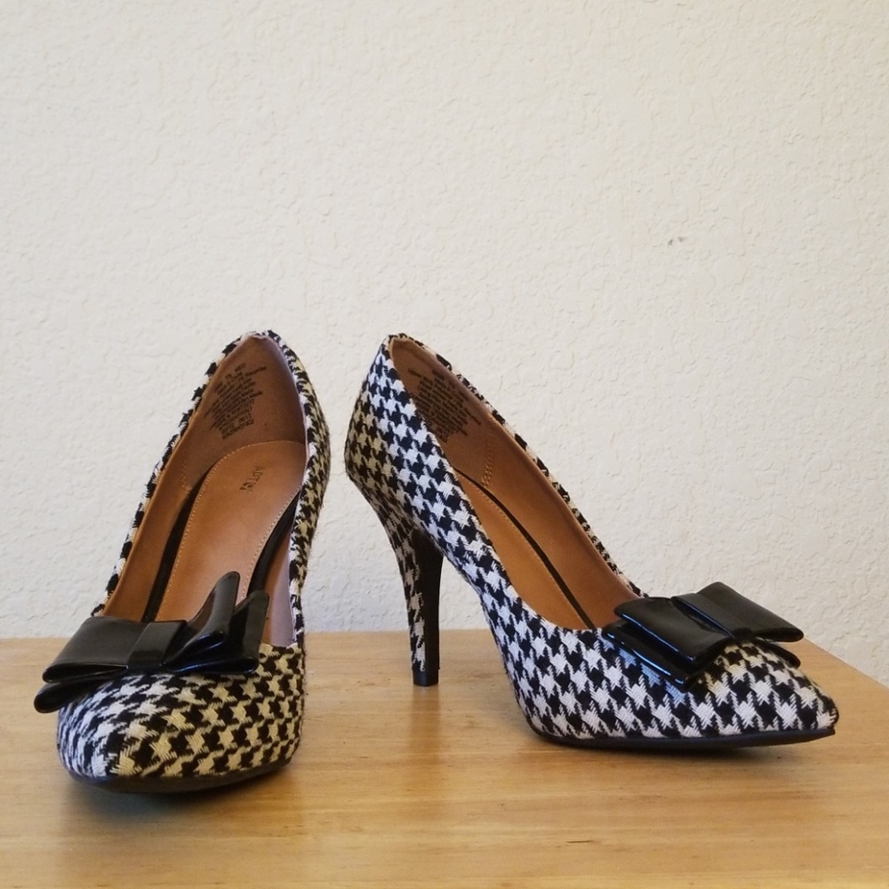Houndstooth Heels